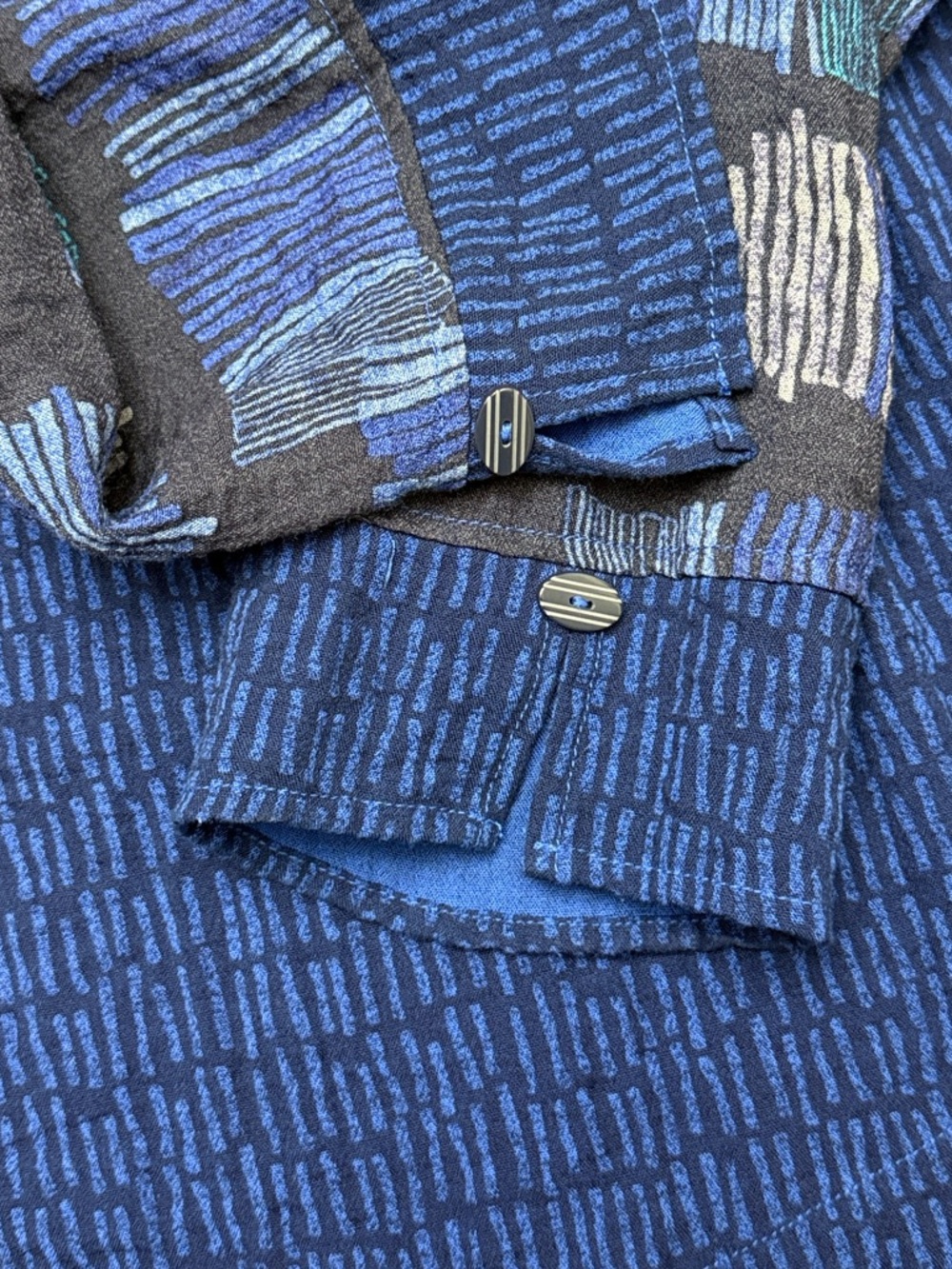 Habitat Patch Hi Long Sleeve Blouse / Tee Size Medium Blue Pattern - Picture 7 of 10